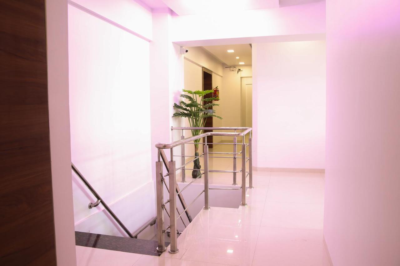 Hotel Apple Inn Navi Mumbai Eksteriør bilde